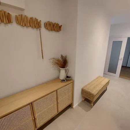Peaceful Modern Residance Near Center Daire *